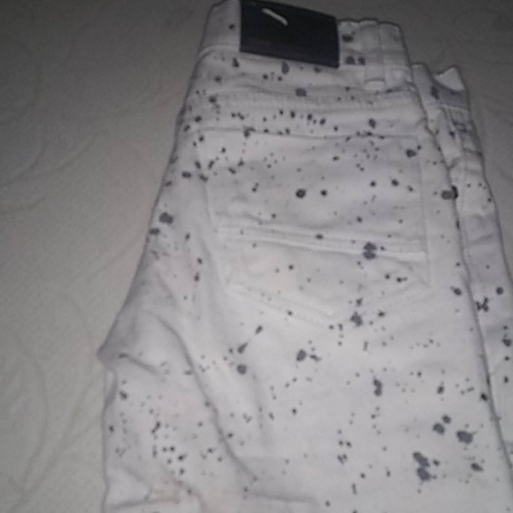 Shorts - Picture 2 of 3